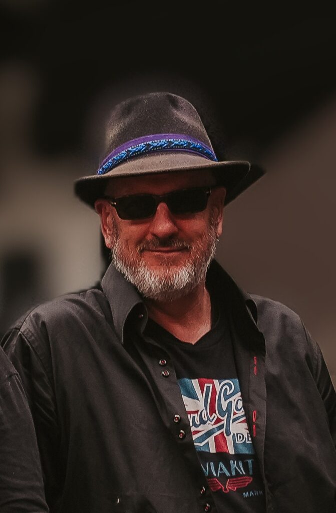 Zorin Morris•Holding Your Hand•Soft Pop From LA•Yacht Rock•Sunshine Pop From LA